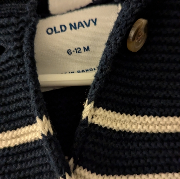 6-12 month button down sweater. Unisex. Old Navy - Picture 2 of 3
